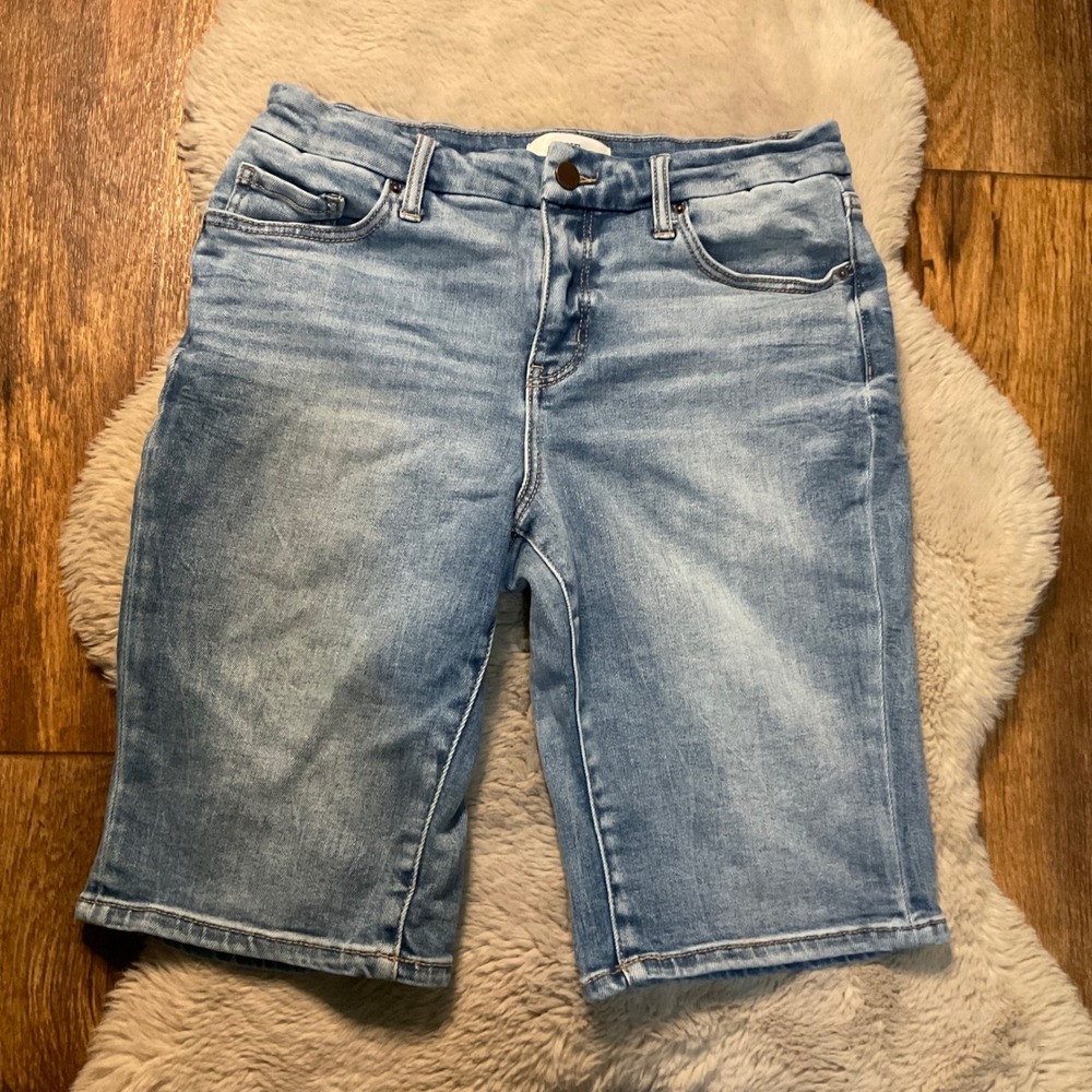 BKE Gabby Bermuda Stretch Cuff Shorts Size 29 High Rise Womens